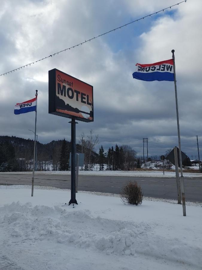 Sunset Motel Schreiber Экстерьер фото